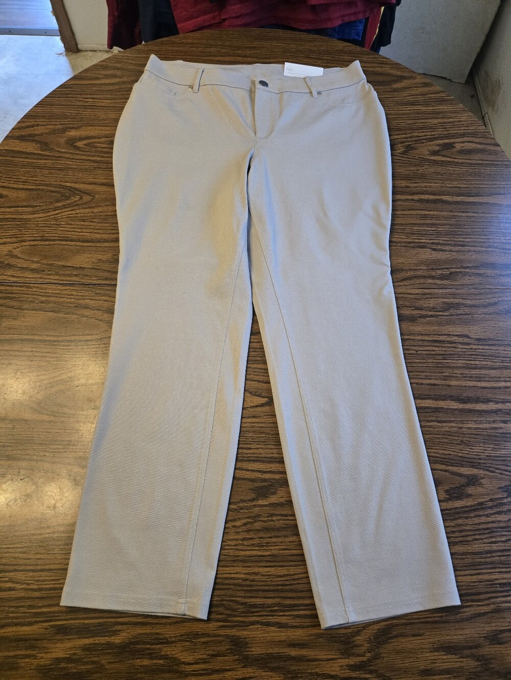 C Est 1946 Contemporary Skinny Pants. NWT